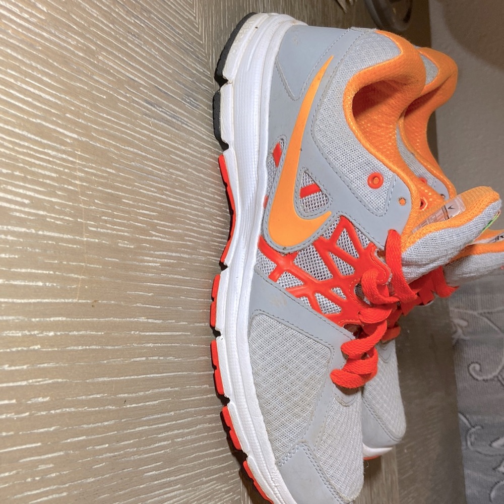 Nike relentless 2 womens 11.5 mens 10